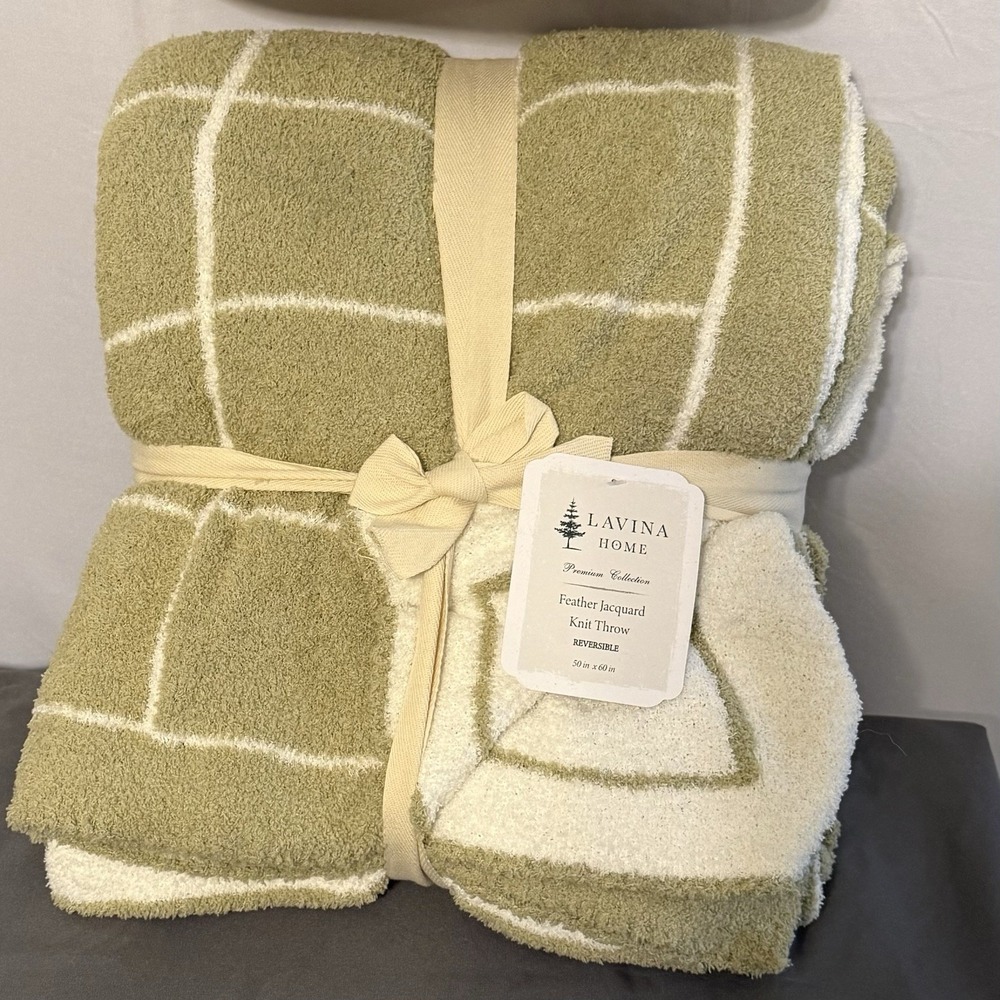 NEW Lavina Home Feather Soft‎ Throw Blanket